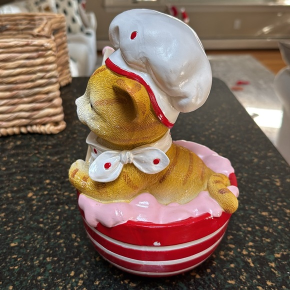 Peppermint Square Valentines Day Baking Cat - Picture 4 of 4